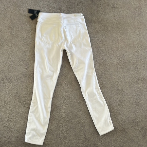 Abercrombie & Fitch Jean Legging Mid Rise Brand new w/ tags. White size 4R - Picture 3 of 4